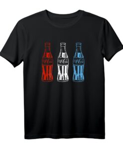 Coca-Cola Triple Americana Bottles Outline T-Shirt  Stilvolles Soft Drink & Americana Design für Fans